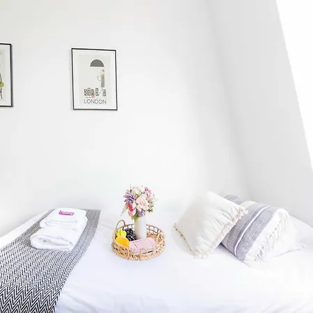 Charming 1p Near Av Montaigne * Париж