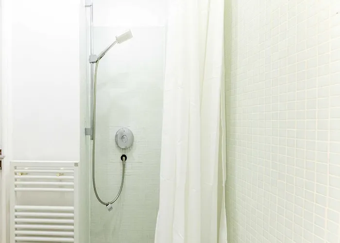 Daire Charming 1p Near Av Montaigne Paris