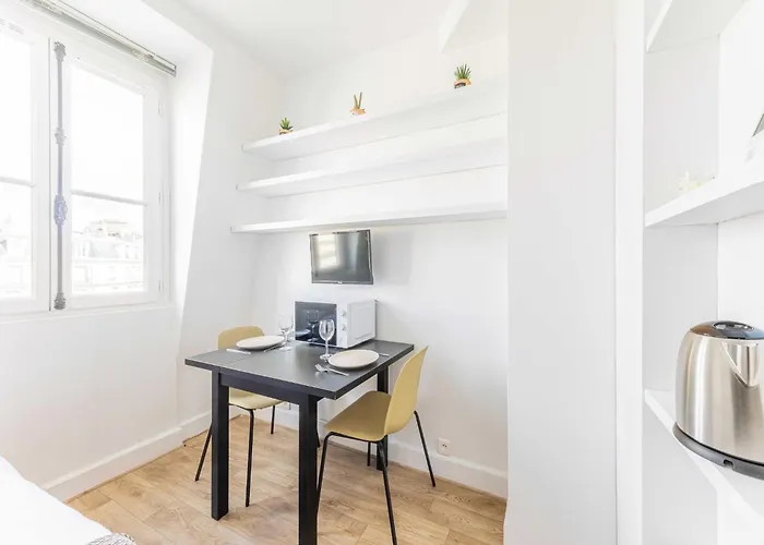 Charming 1p Near Av Montaigne * פריז